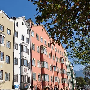 Maximilian In Old Town Apartment Innsbruck